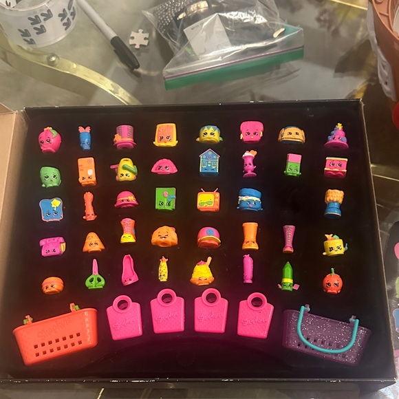 Shopkins Collection set - Picture 3 of 3